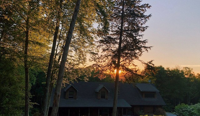 GREAT ESCAPE FROM THE CITY, WITHIN 15 MINUTES OF MANY WEDDING VENUES. INQUIRE!