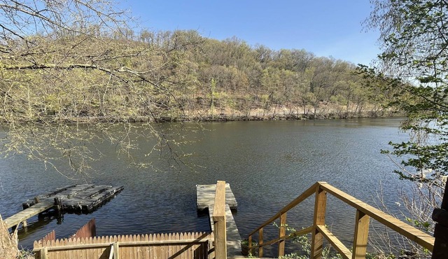 Great Fall pricing! Magical Views & Peaceful Vibes; private dock, kayaks, firepit, office!