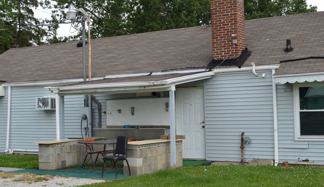 Great Lakes Motel