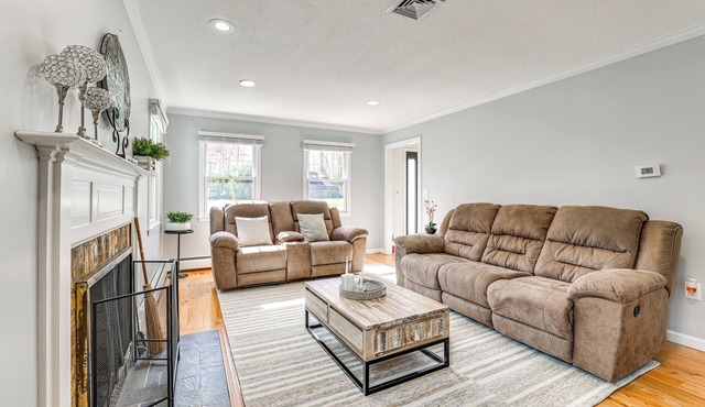 Group Getaway w/Outdoor Oasis in Southington!