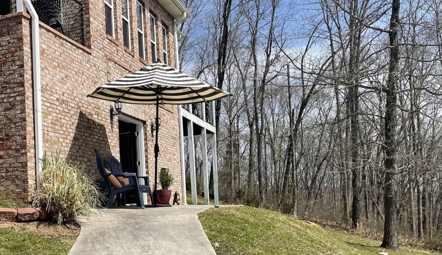 Happy Hideaway: Rural Knoxville area apartment with a GAME room