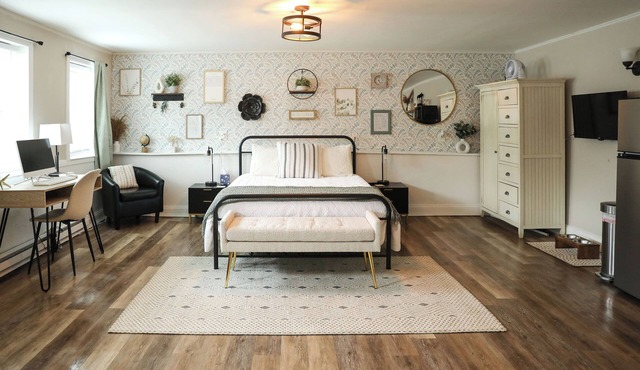Have the perfect stay in a cozy studio, nestled in the heart of Broad Brook.