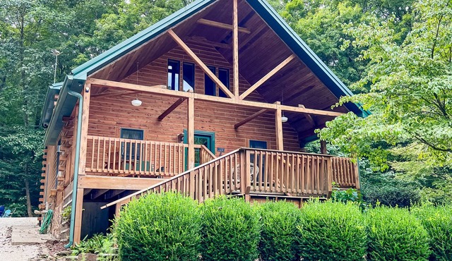 Hidden Acorn Cabin: Only 35m from Holiday World. Book your mid-week stay ASAP!
