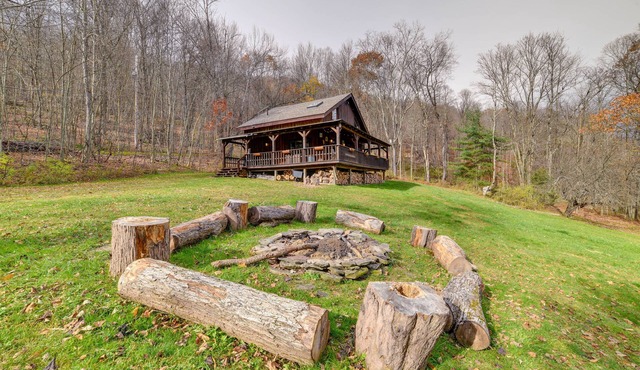 Hilltop Walton Getaway with Picturesque Views!