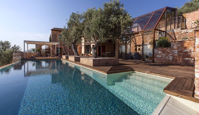 Historic country villa, contemporary interiors. Infinity pool. Air conditioning
