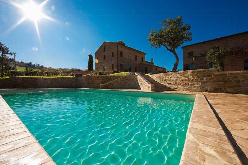 Historic Villa With Pool In Marche Hills