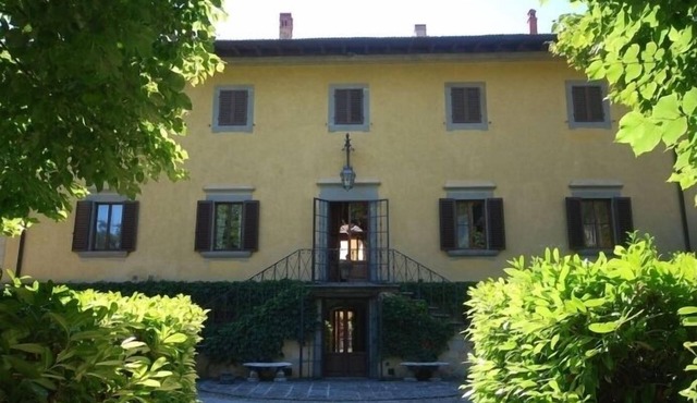 Historic villa with private pool near Florence