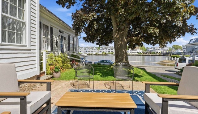 Historic Waterfront Home and Cottage
