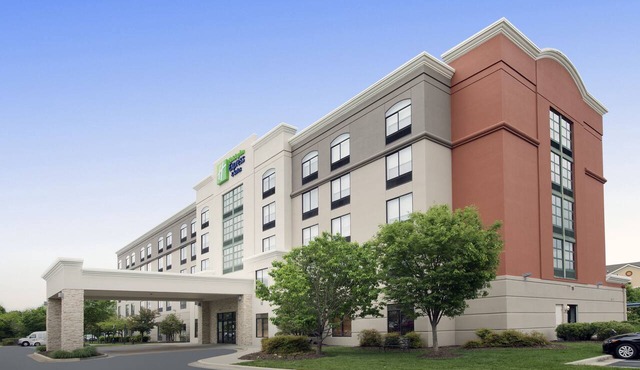 Holiday Inn Express & Suites Baltimore - BWI Airport North by IHG