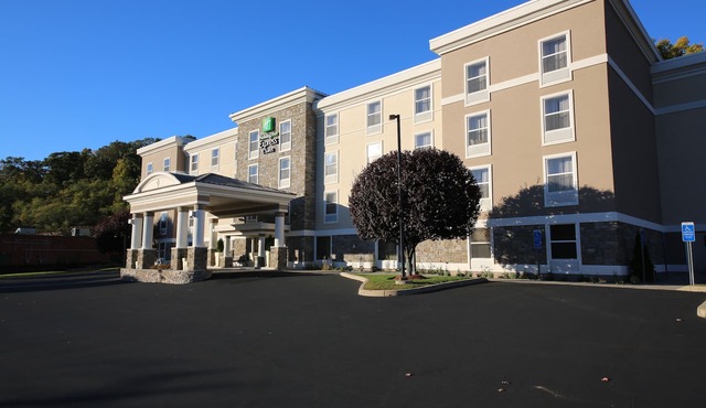 Holiday Inn Express Hotel & Suites Danbury - I-84 by IHG
