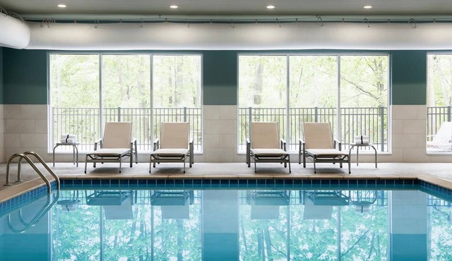 Holiday Inn Express & Suites Chicago - Oak Forest by IHG