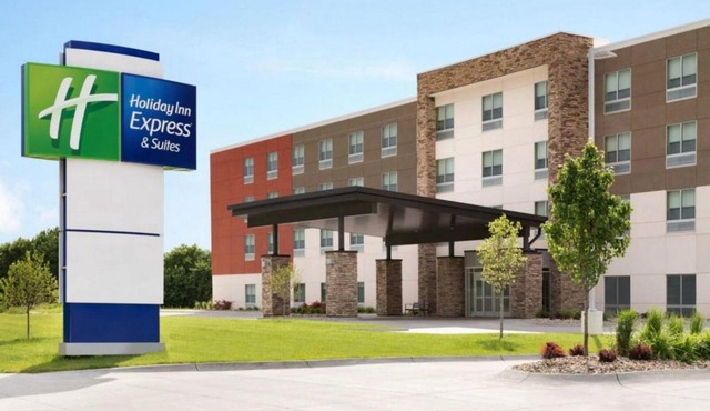 Holiday Inn Express & Suites Chicago - Oak Forest by IHG