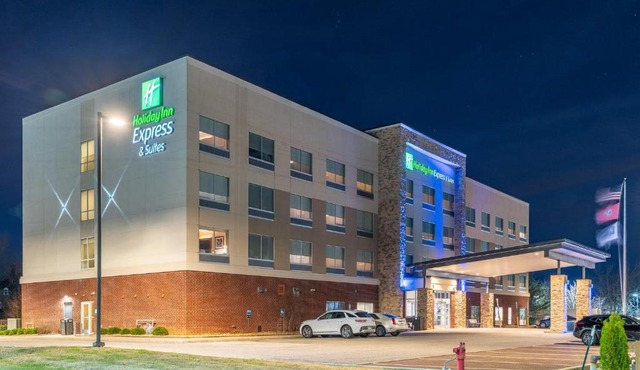 Holiday Inn Express & Suites Nashville North - Springfield by IHG