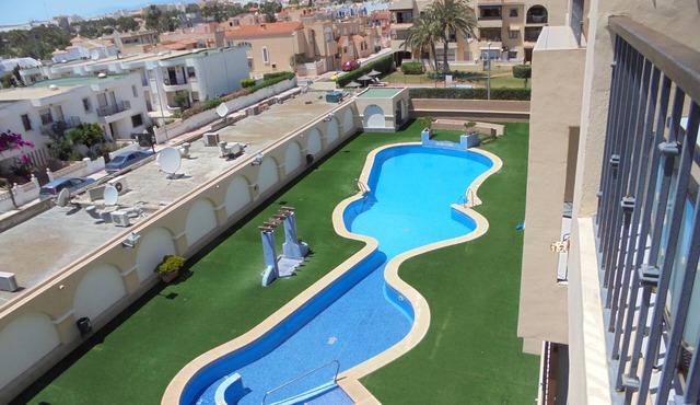 Holidays in South of Spain, swimming pool, free Wi-Fi, beach, golf 18 holes