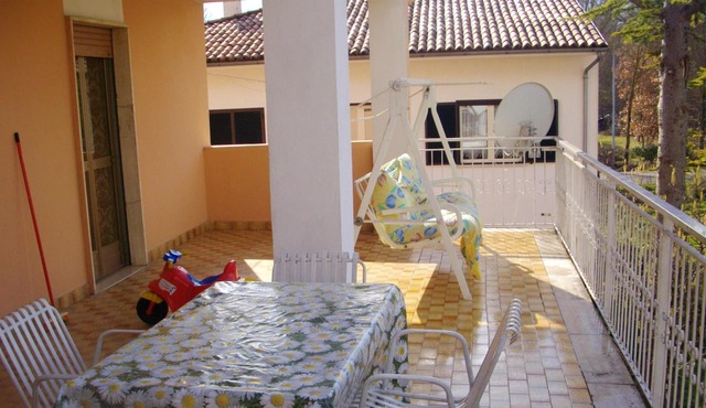 Homerez - Big apartement for 10 ppl. with terrace at Castel di Ieri