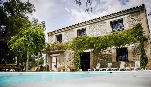 Homerez - Spacious House with Pool in Oria