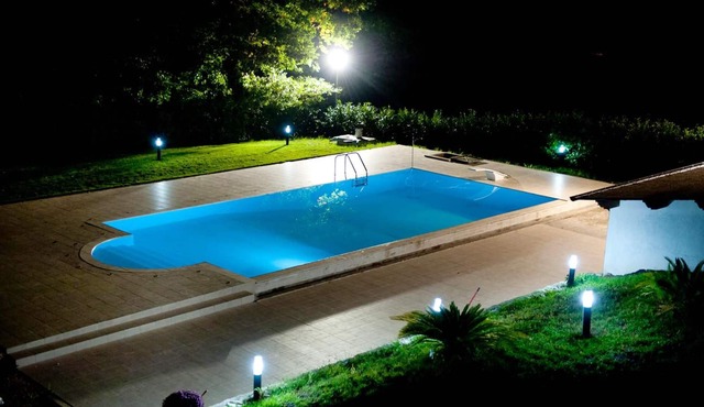 Homerez - Studio for 4 ppl. with shared pool and terrace at Montemiletto