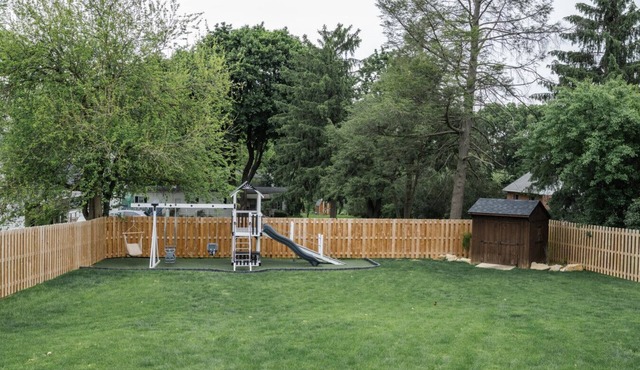 hot tub* swing set *5min to Lancaster city & shops