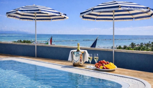 Hotel Holiday
