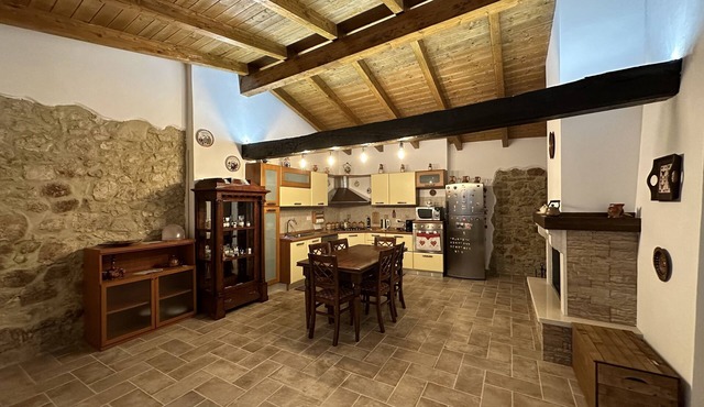 House l'Archetto among ancient chestnut trees and the sea Prossedi (LT)