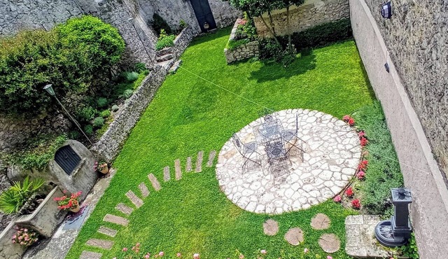 House with 2 gardens inside the medieval village near the Abruzzo Park
