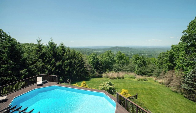 Hudson Valley Retreat | Hot Tub, Pool & Gym