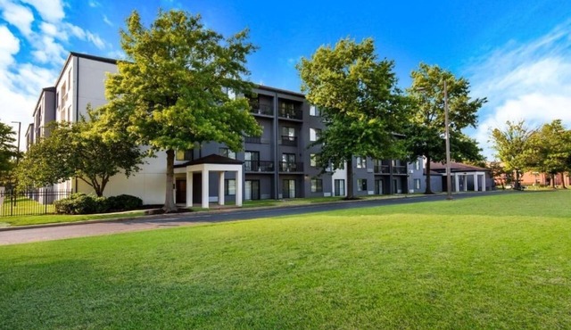 Ideal Mix of Comfort and Value! Near African American Museum, Pet-Friendly