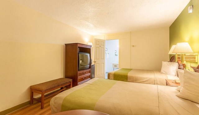 Ideal Room for Budget Travelers w/Convenient Location - 4 Units