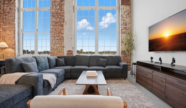 Idyllic, Comfy 2BD Apt