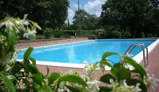 IL CASALE GRANDE (CHARME, SUN & NATURE ON UMBRIAN HILLS) Fascinating villa with park & swimming pool, nearby "La Scarzuola", oasis of beauty–weekly & w/e rents all year