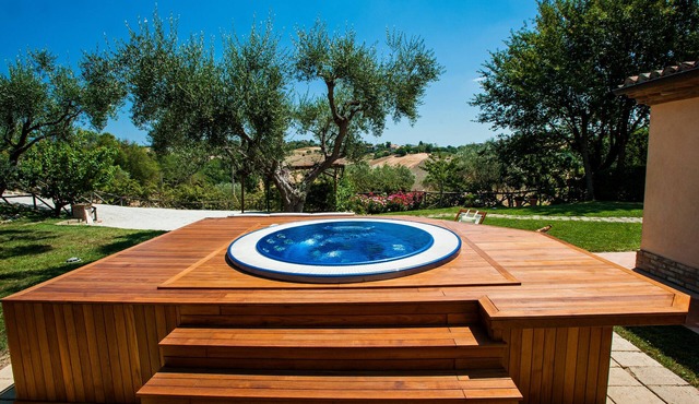 Independent house with SPA pool in the heart of the Marche region, a step away from the sea