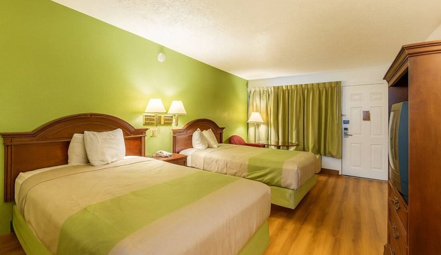 Inviting Room Near Local Attractions w/On-Site Dining & Laundry Facility