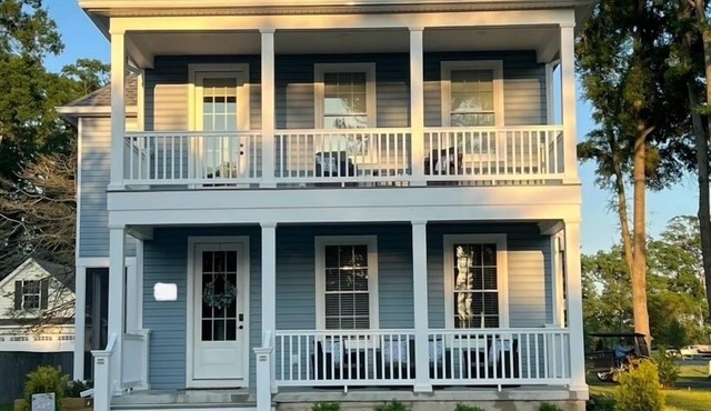 Island Blue Getaway! Charming family friendly Home on Kent Island MD