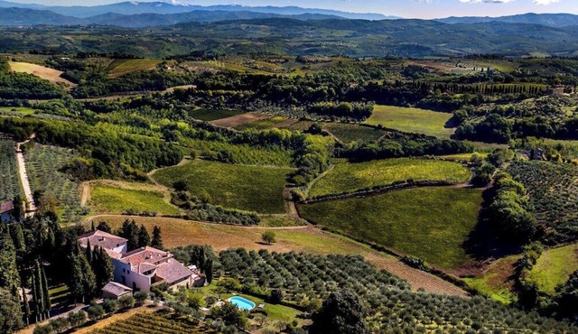 FABULOUS 8BR-8.5BA VILLA W PRIVATE HEATED POOL IN PRIME LOCATION NEAR FLORENCE!