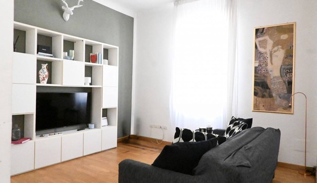 J03 - Jesi, elegant three-room apartment near the center