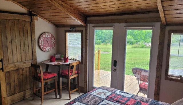 King Guesthouse with Panoramic Mt Views & Firepit
