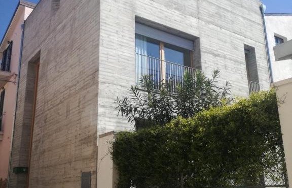 La casa di Mario tra le case