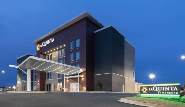 La Quinta Inn & Suites by Wyndham Athens I-65