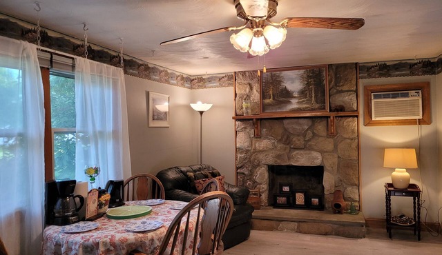 Lake Congamond Cozy Stylish Comfortable House