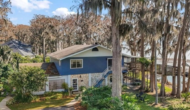 Lake Eustis Waterfront Sunset House 3/2 Amazing Views! Boat Dock Available!