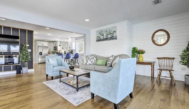 Lakefront Home: 2 Mi to Air Line State Park Trail!