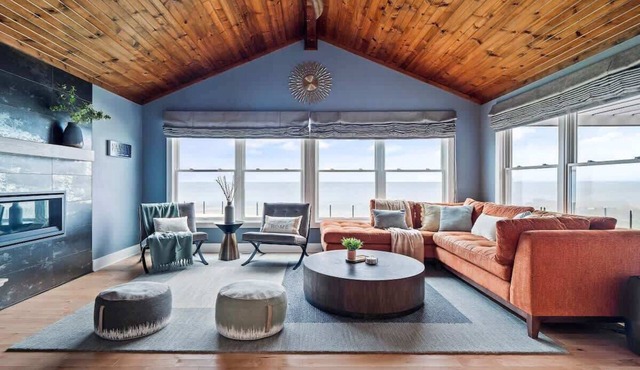 Lakefront Luxury-Kayaks-3 Bed-3 Full Bath-Sleeps 6