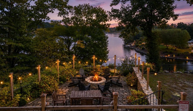 Lakeview Estate - Chef's Kitchen - NYC Getaway