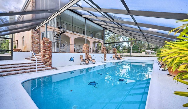 Lanai & Pool: Elegant Villa in Winter Haven!