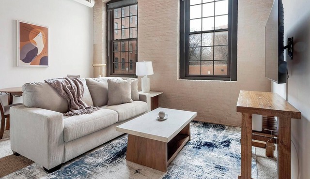 Landing | Beautiful 1BD, Gym, Courtyard