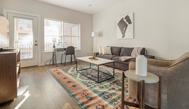 Landing | Chic 1BD, Pool, Gym