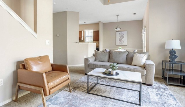 Landing | Spectacular 3BD, Pool, Gym