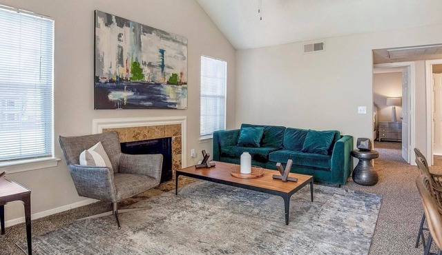 Landing | Stunning 1BD, Tennis Court, Gym