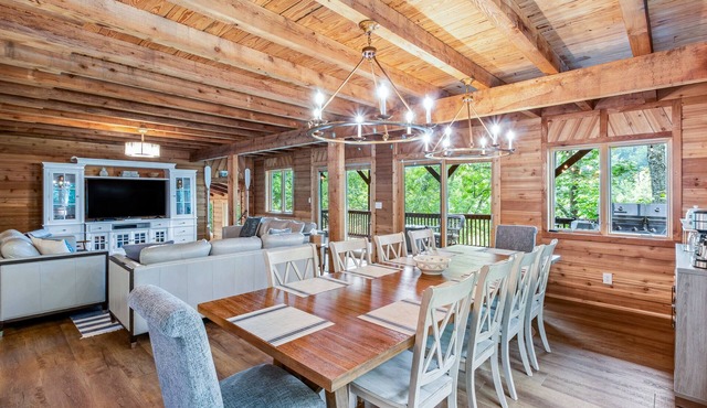 Large Lakefront Cabin on Rough River