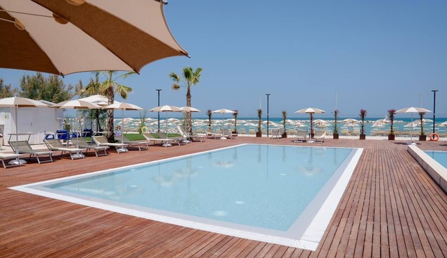 Le Mimose Family Camping Village Lodge Dog for 4 people